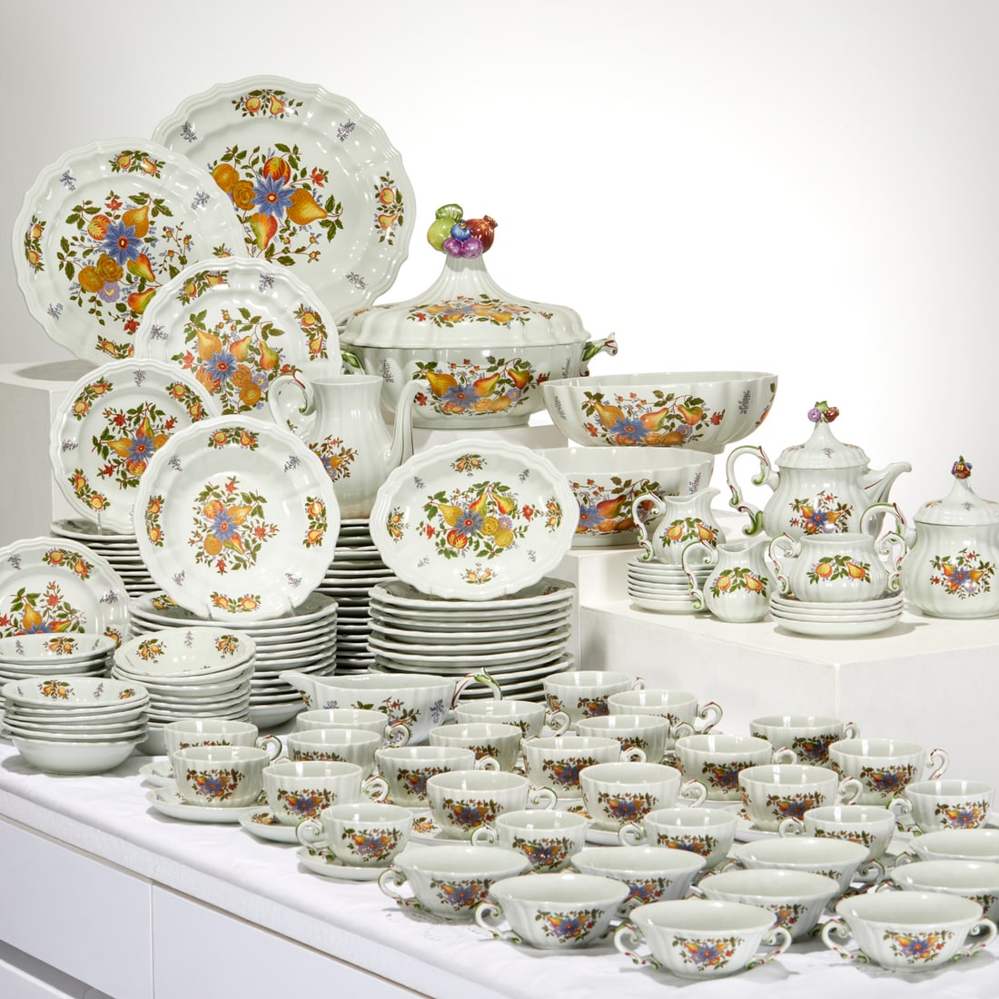 Extensive Ginori "Diamondstone" dinner set (1 of 10)