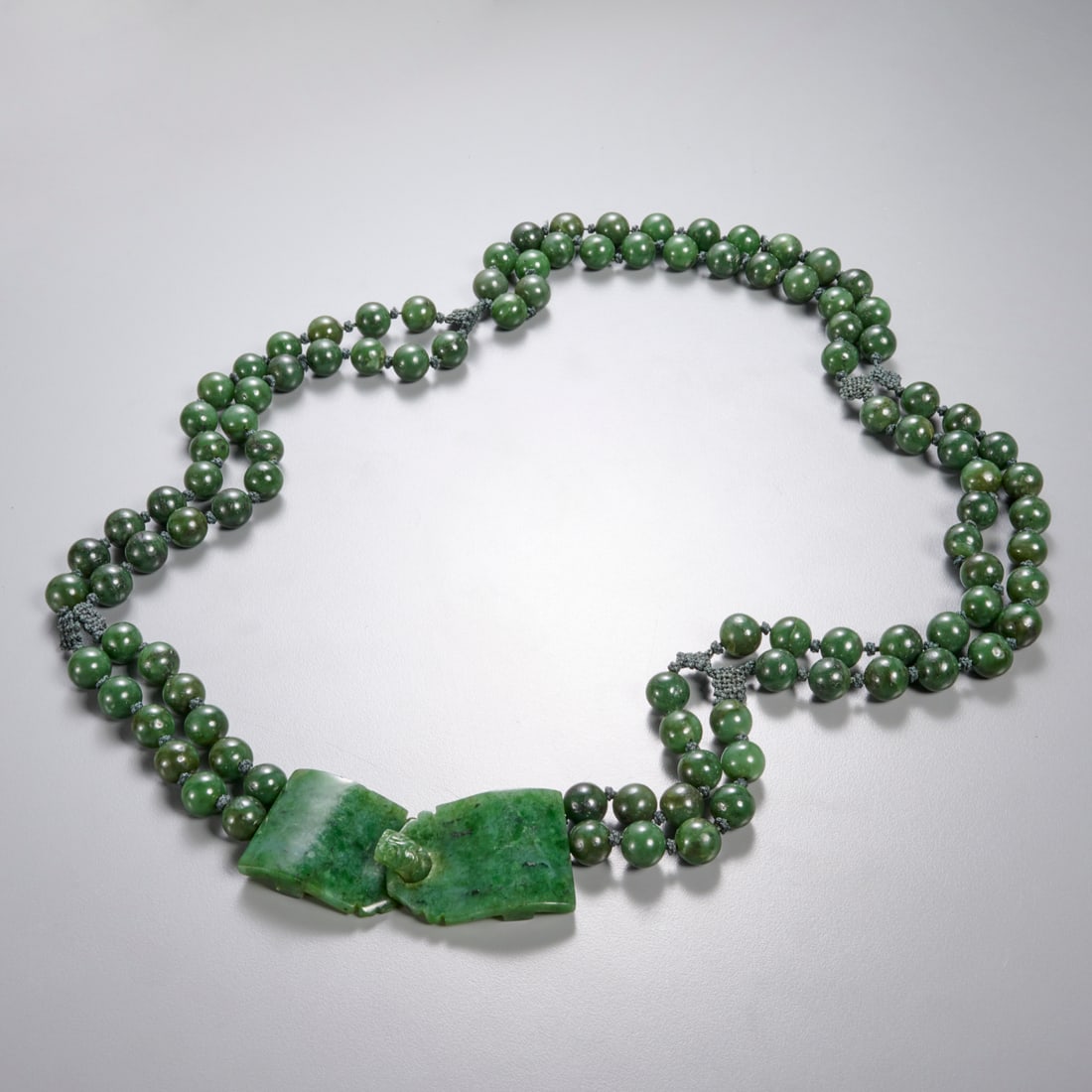 Chinese spinach jade necklace (1 of 7)