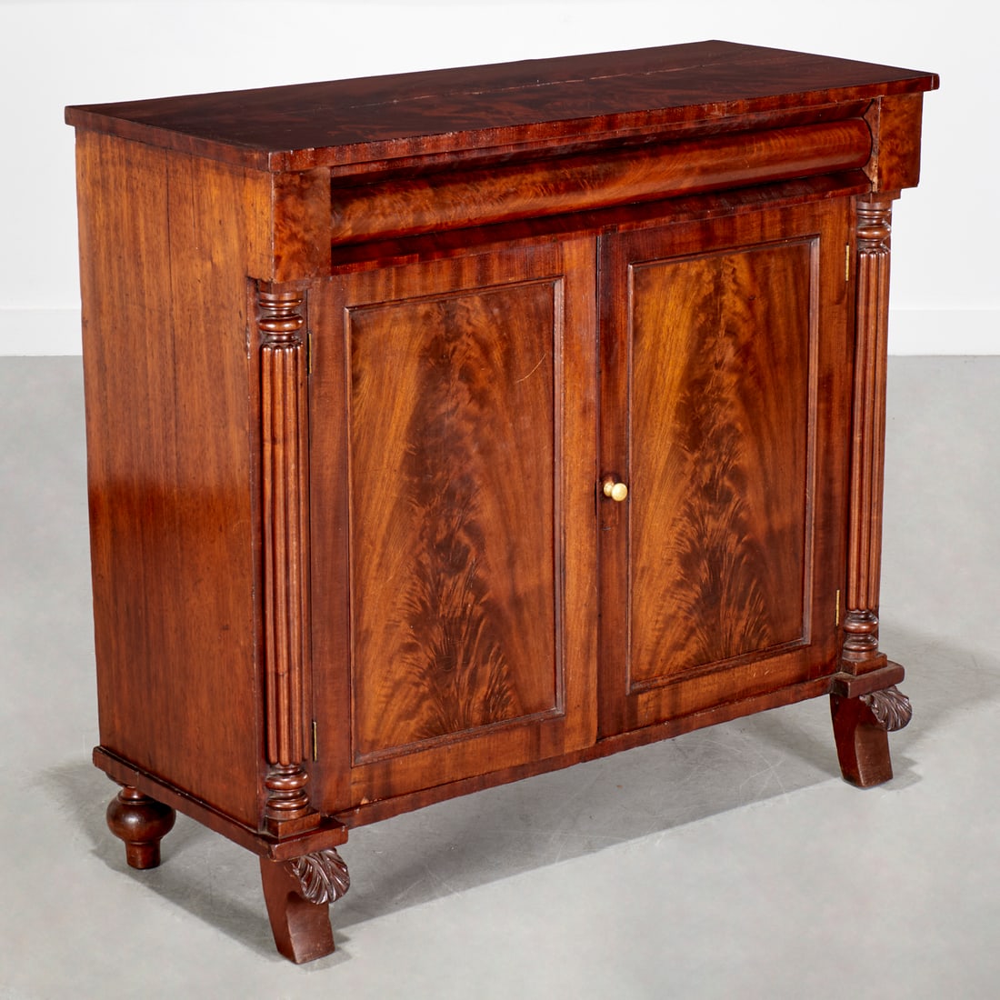 William IV figured mahogany cabinet (1 of 6)