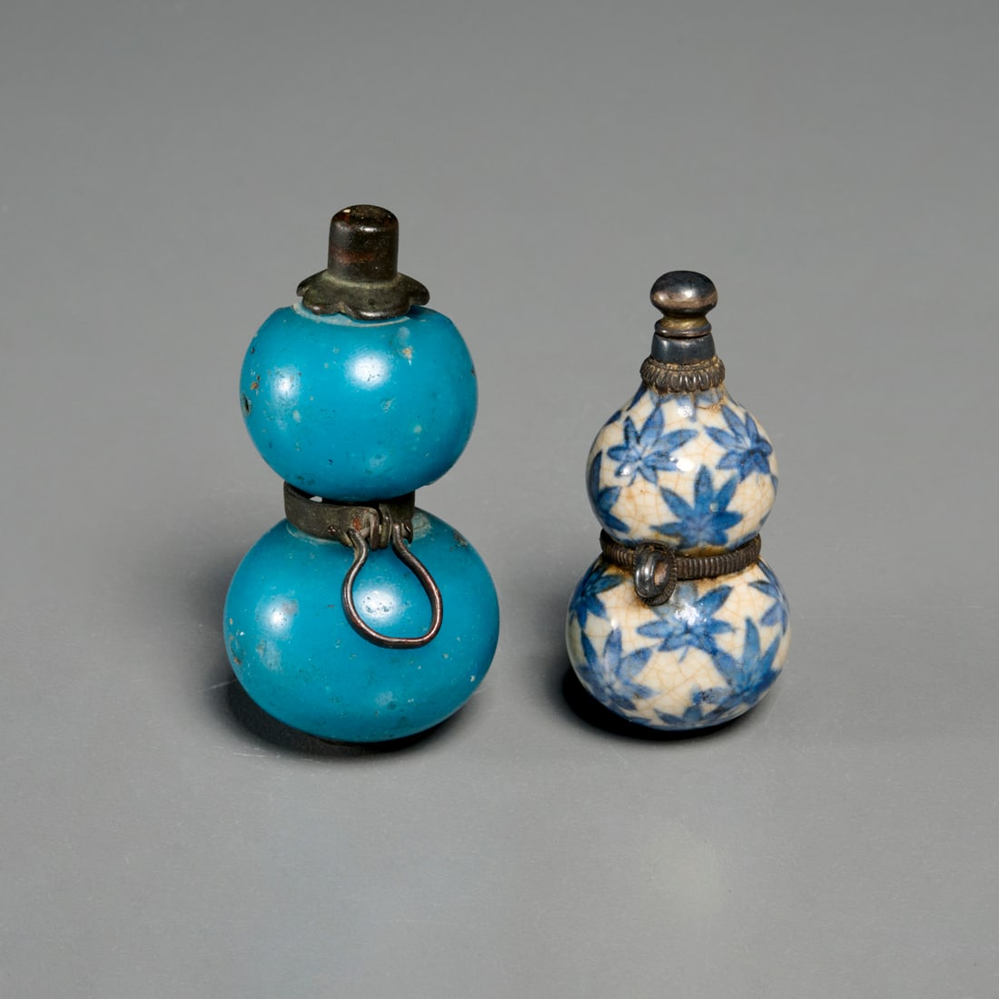 Meiji Period snuff bottle and toggle (1 of 4)