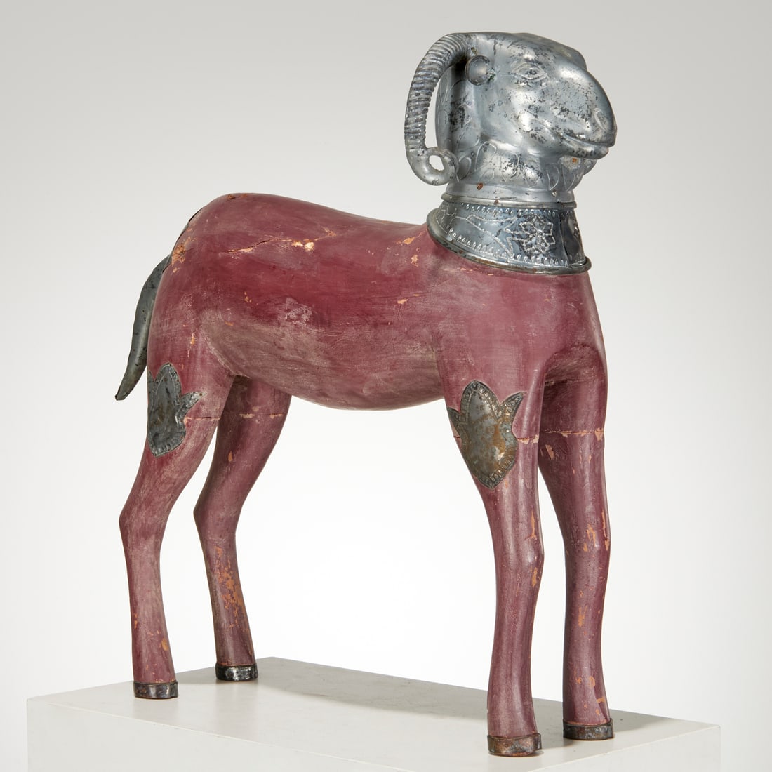 Large Indo-Asian model of a ram (1 of 5)