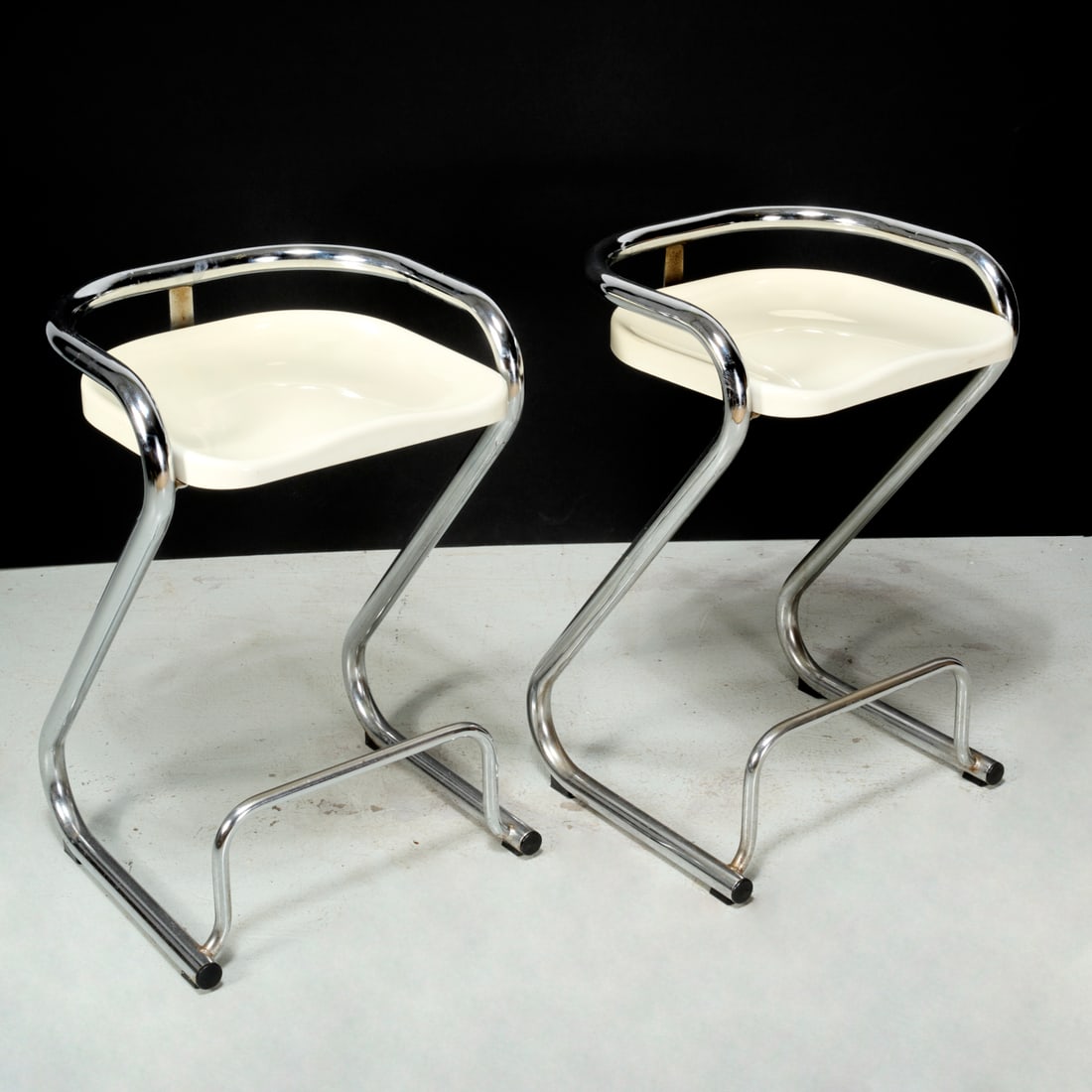 Lammhults, pair S70-3 bar stools (1 of 5)