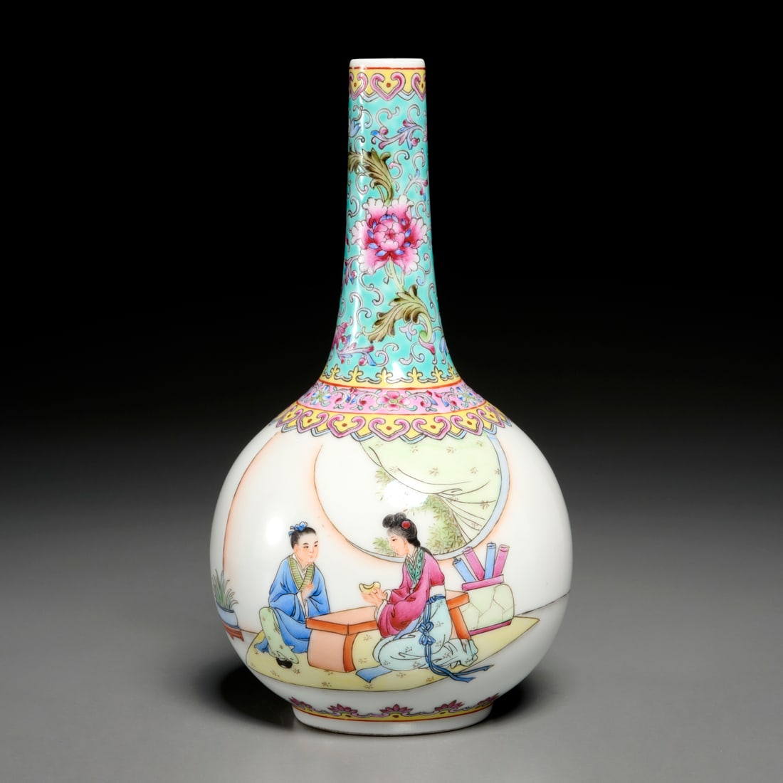 Chinese famille rose porcelain bottle vase (1 of 7)