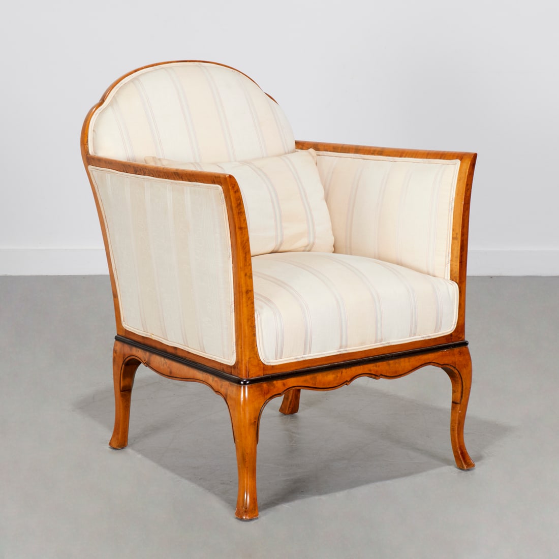 Biedermeier style upholstered bergere (1 of 5)