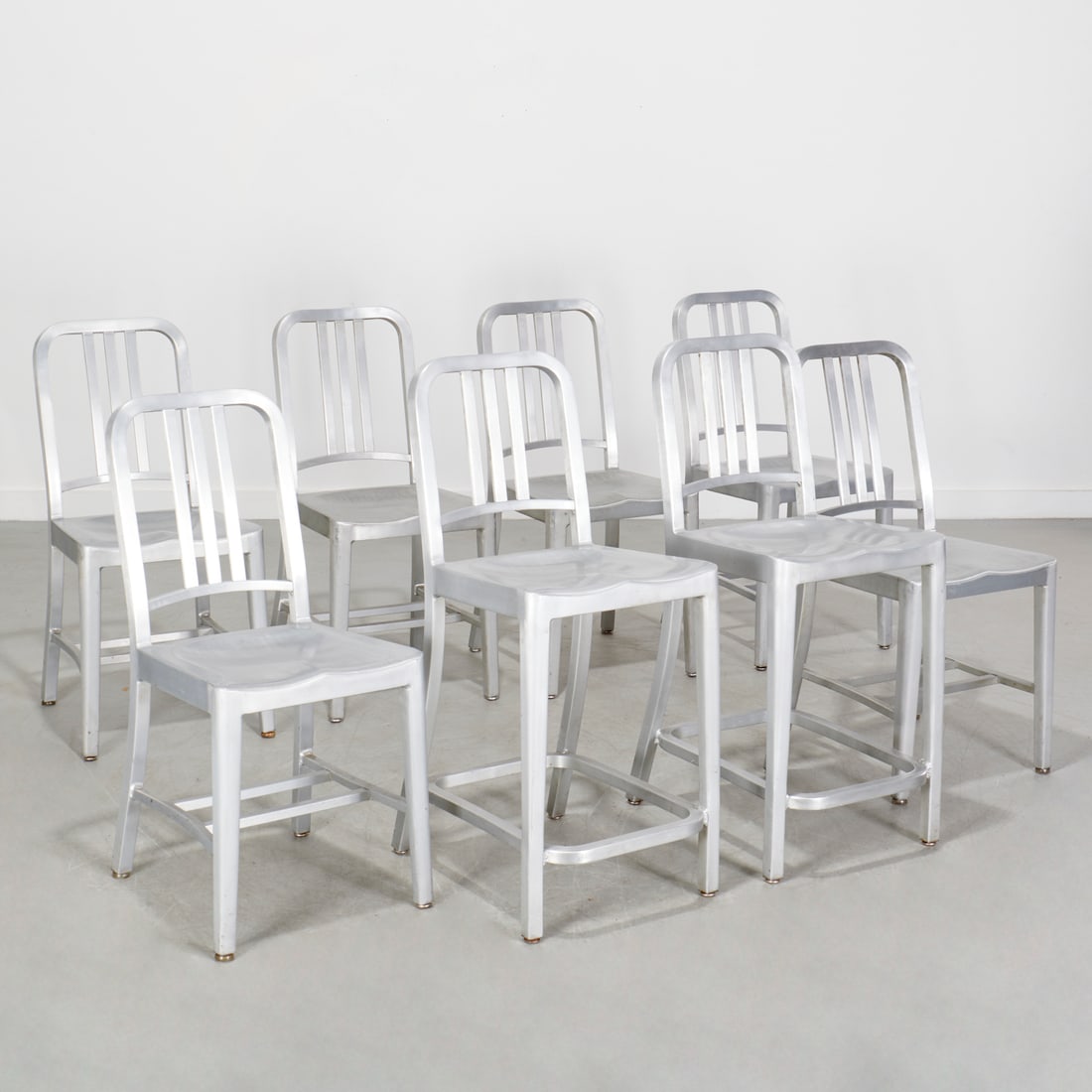Set Emeco "Navy" aluminum chairs (1 of 8)