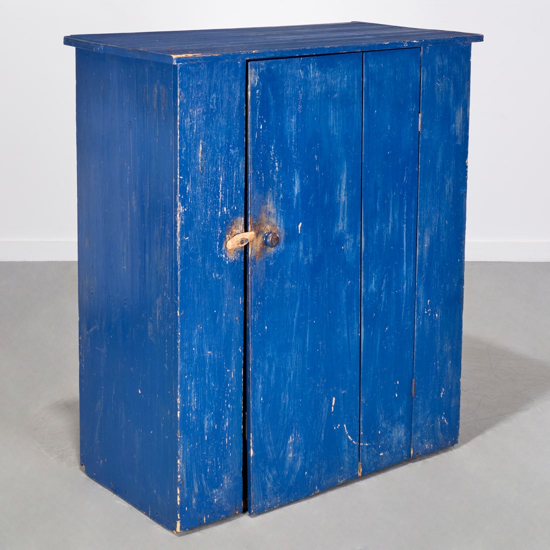 American Primitive blue painted jelly cupboard (1 of 5)