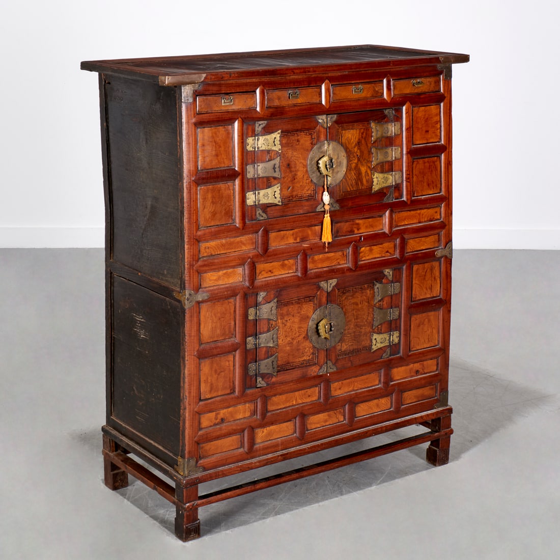 Korean ich'ung jang storage chest (1 of 8)