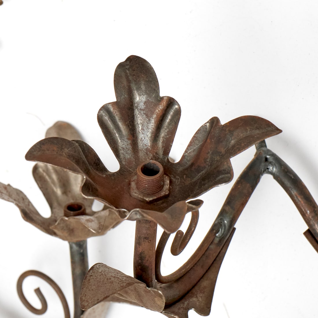 Metalware: floral lighting elements - 4