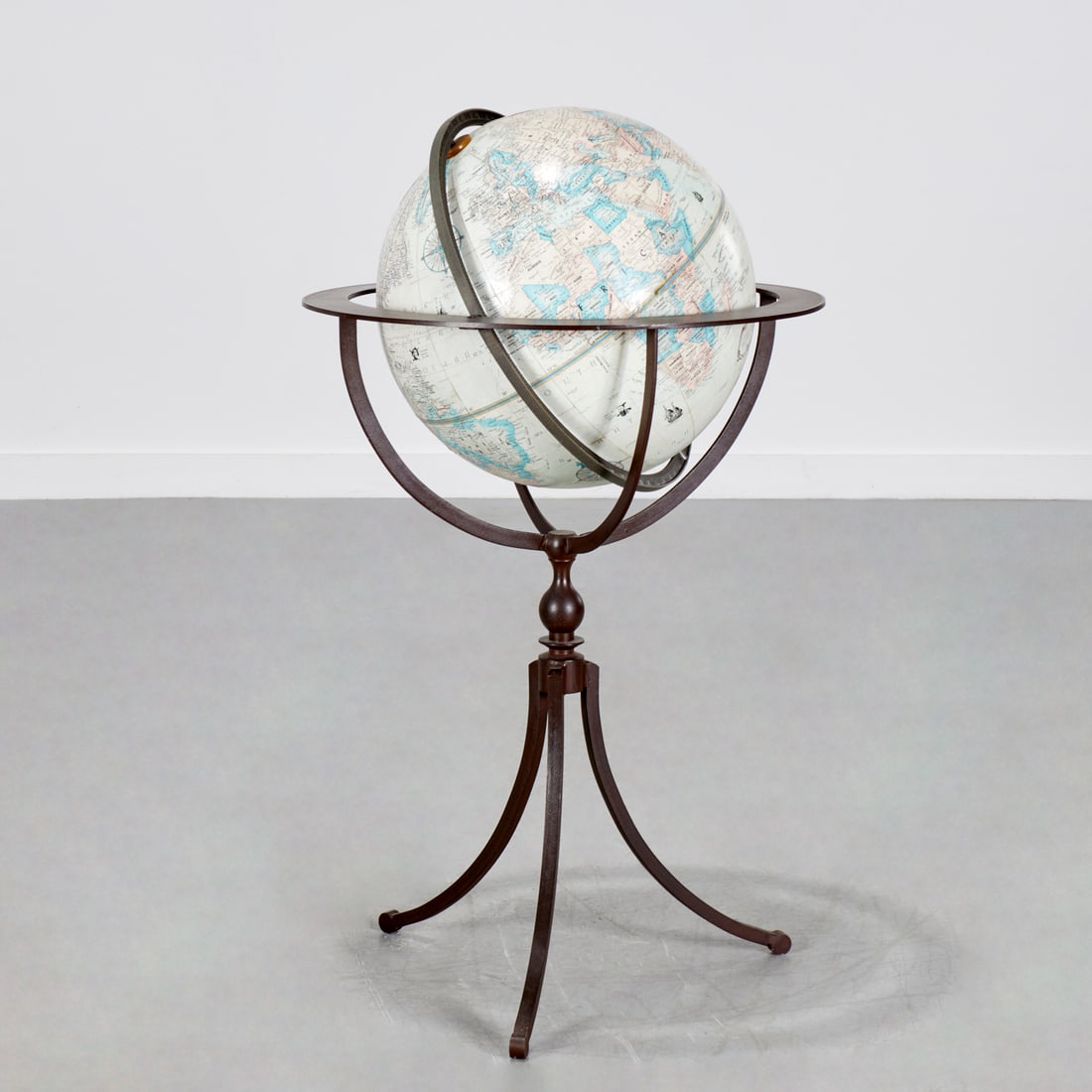 Replogle "World Classic" globe on stand (1 of 7)