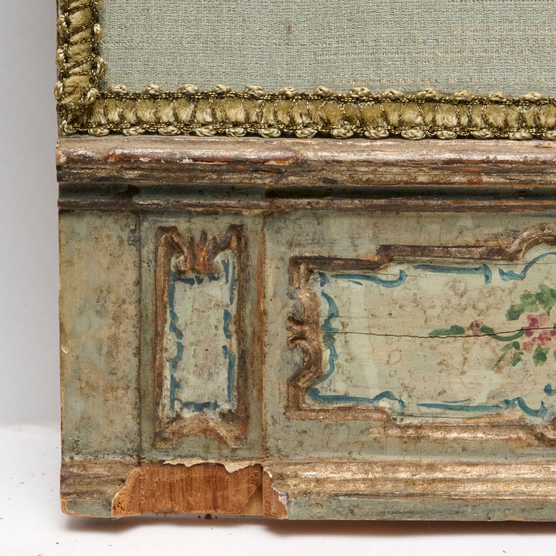 Group assorted Continental wall decorations - 6