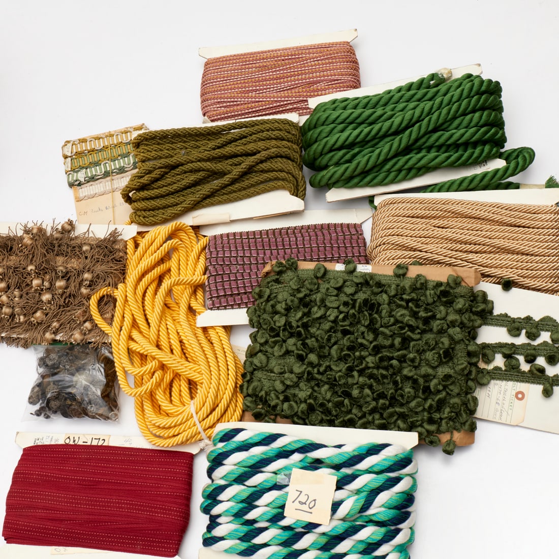 Group fine vintage textile trims and finishes (1 of 6)