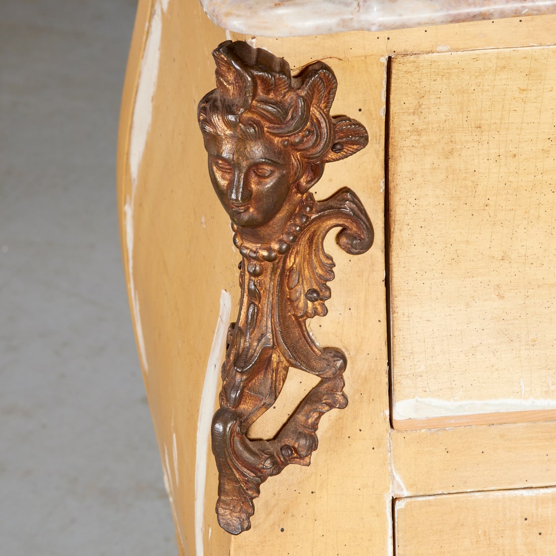 Louis XV style ormolu mounted lacquer commode - 2