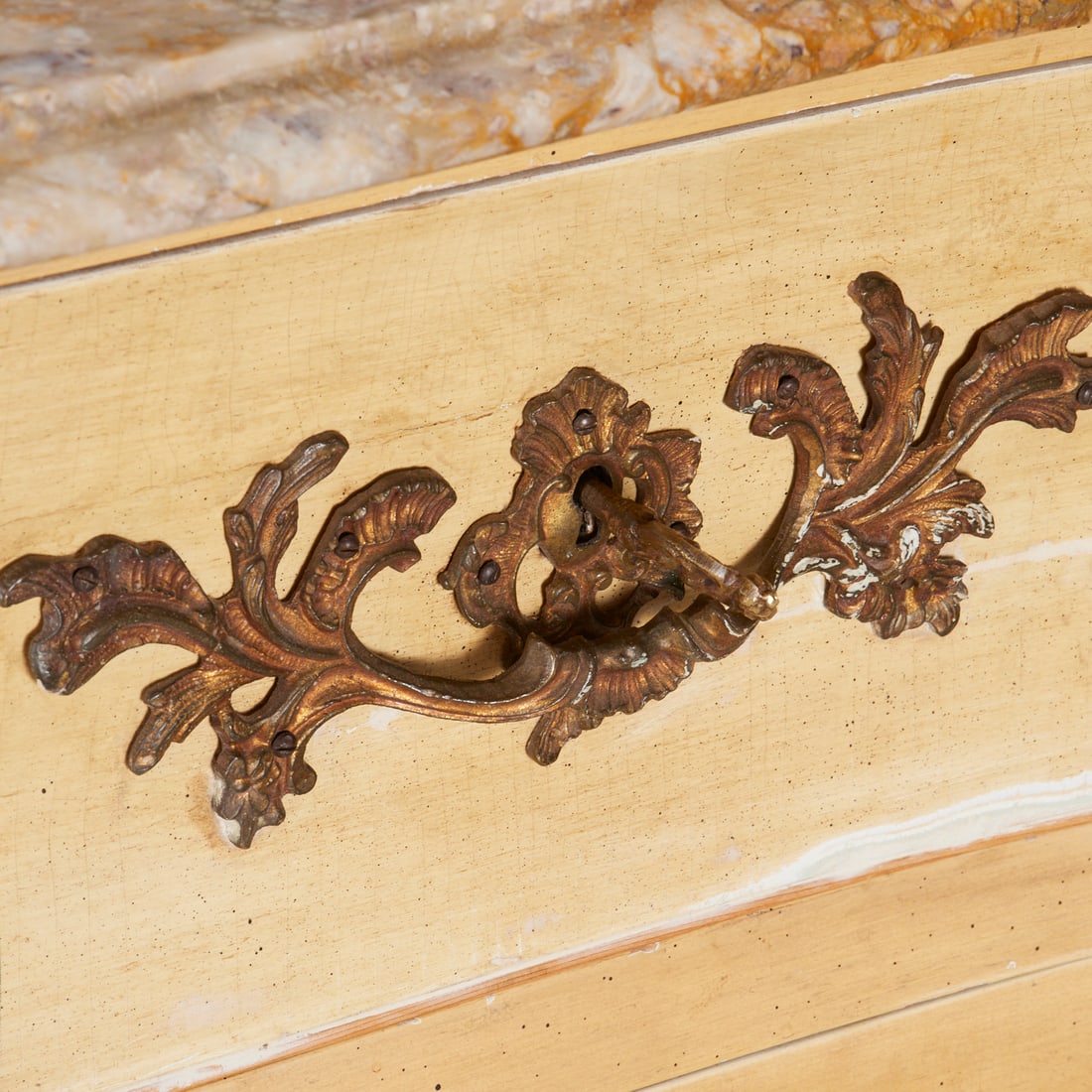 Louis XV style ormolu mounted lacquer commode - 3