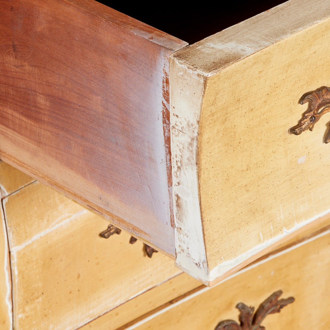 Louis XV style ormolu mounted lacquer commode - 6