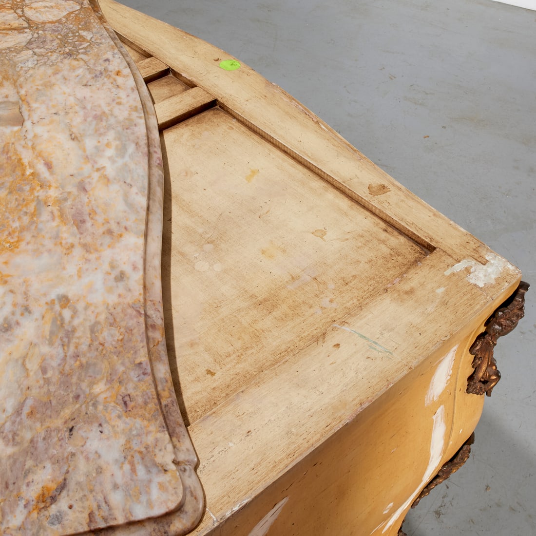 Louis XV style ormolu mounted lacquer commode - 9