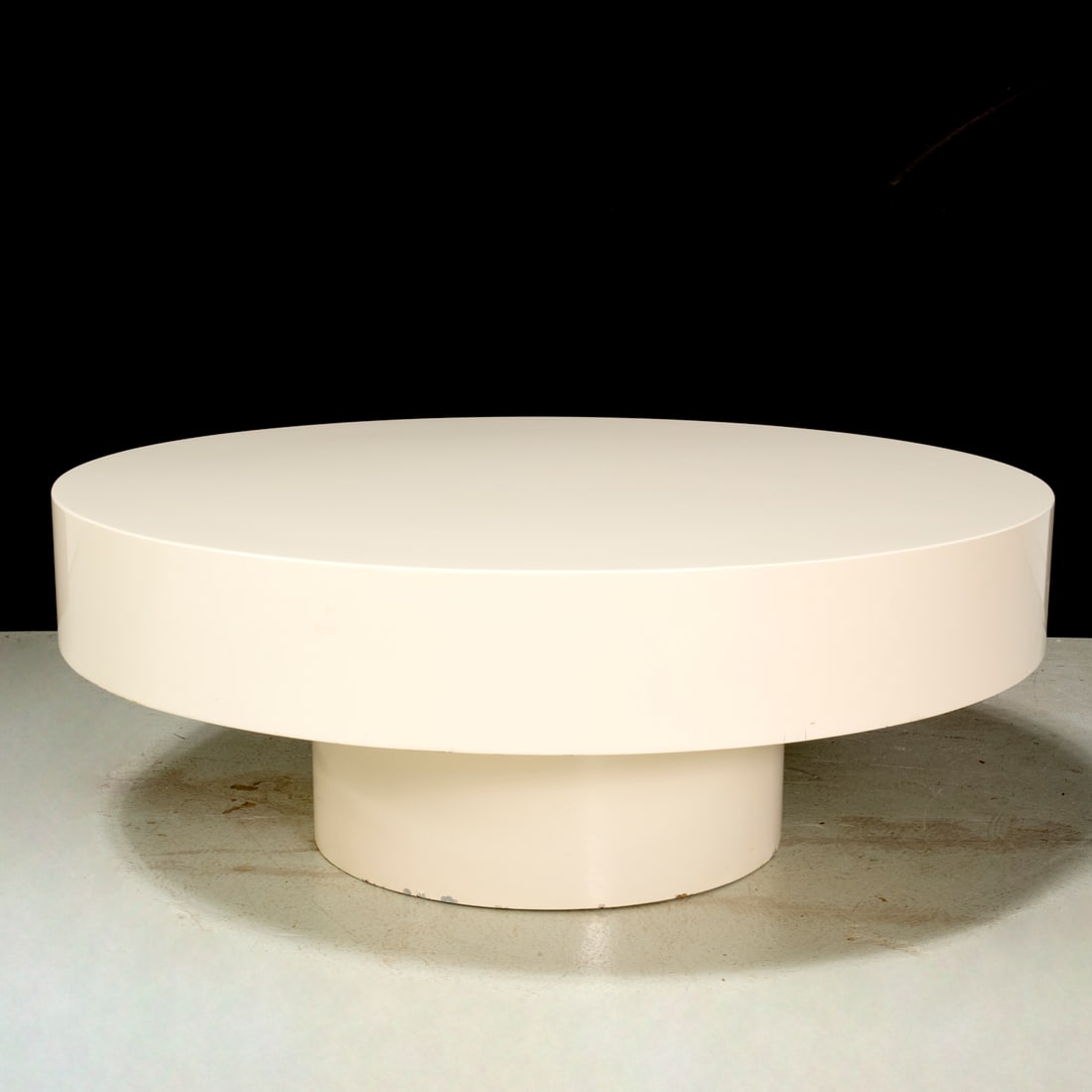 Post Modern white lacquer coffee table (1 of 3)