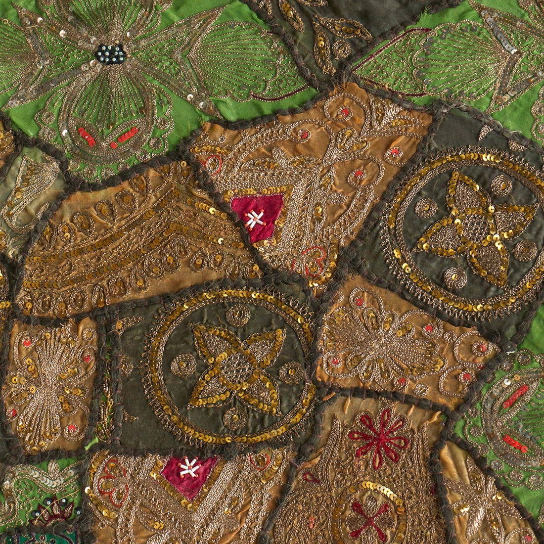 Large embroidered Indian patchwork panel - 4