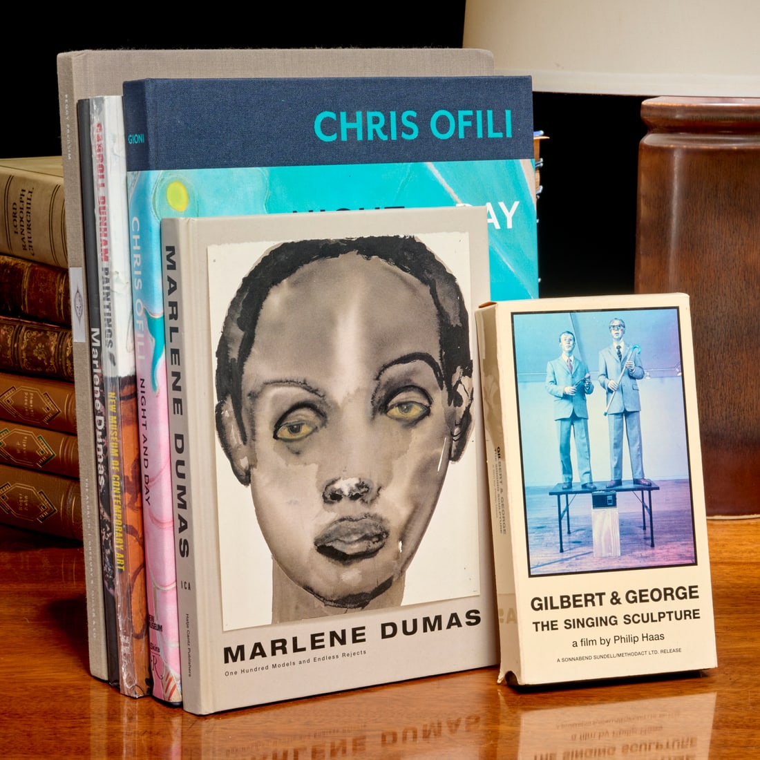 (6) Vols. Contemporary Artists: (6) Vols. Contemporary Artists, Incl. 1) Marlene Dumas: One Hundred Models and Endless Rejects. Inst. of Contemporary Art, Boston, 2001; 2) Marlene Dumas. Phaidon, 1999; 3) Caroll Dunham Paintings. Ha