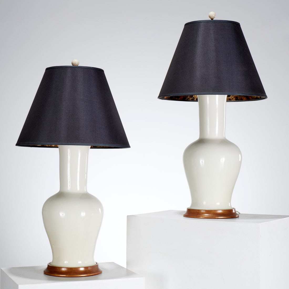 Christopher Spitzmiller, pair "Garniture" lamps (1 of 7)