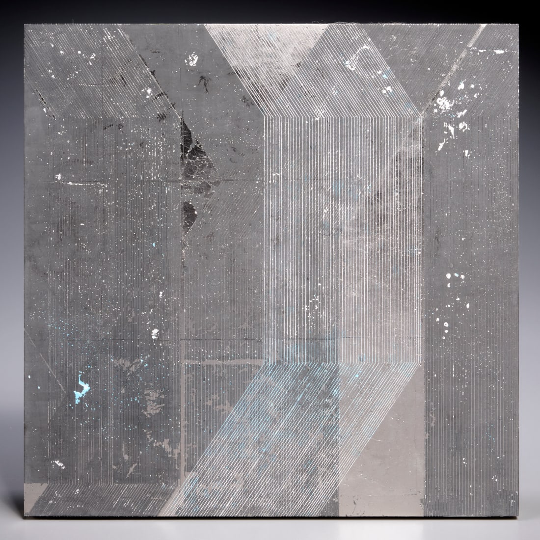 Yoshiaki Mochizuki, platinum leaf on panel, 2012 (1 of 9)