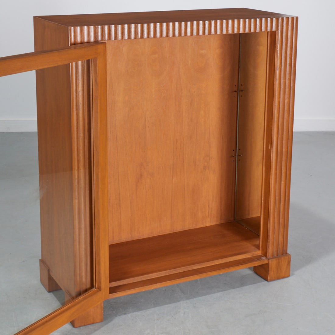 Peter Marino designed display vitrine - 2