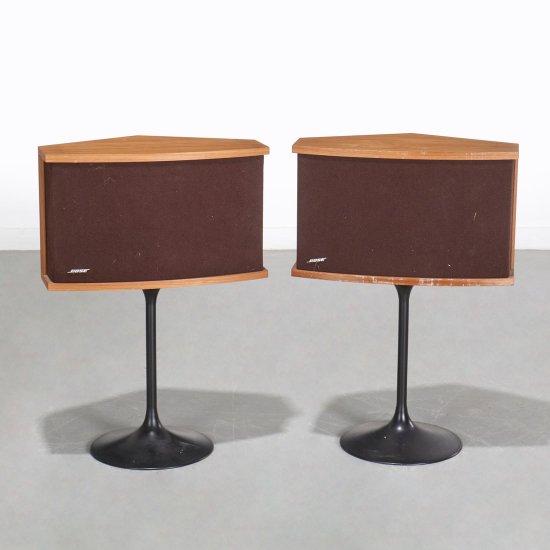 Pair vintage Bose 901 speakers (1 of 5)