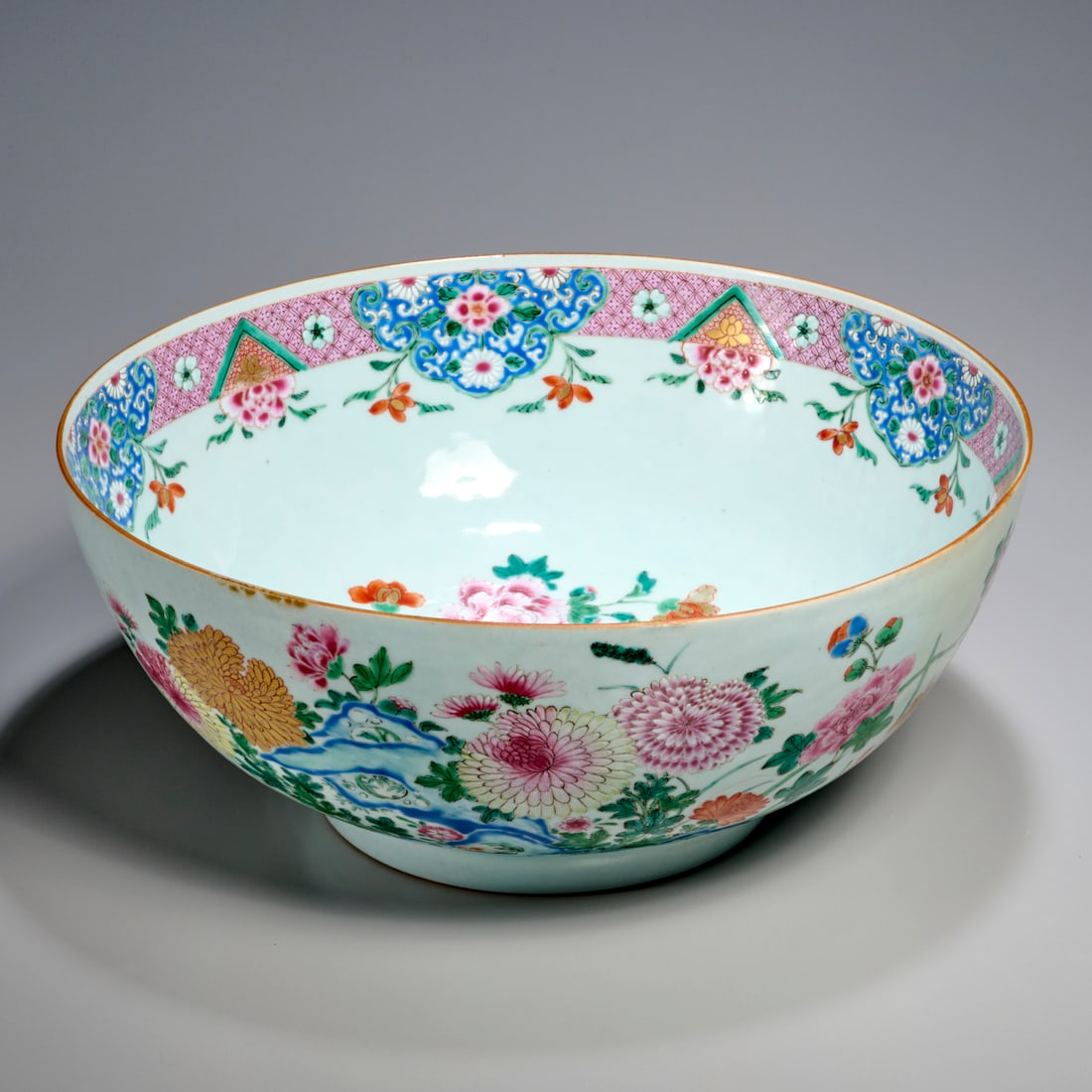 Large Chinese Export famille rose porcelain bowl (1 of 7)