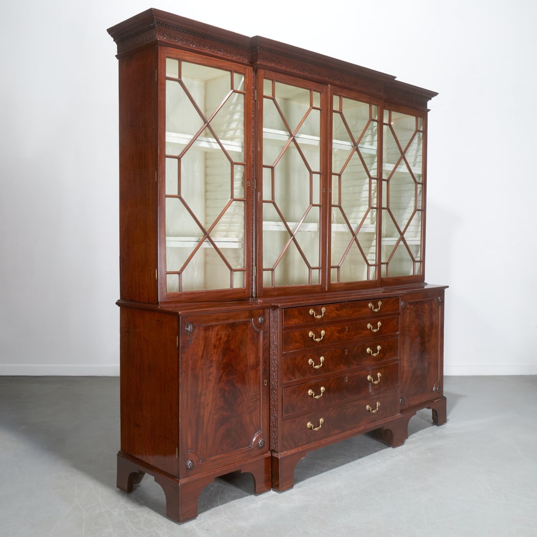 Nice George III mahogany breakfront bookcase (1 of 10)