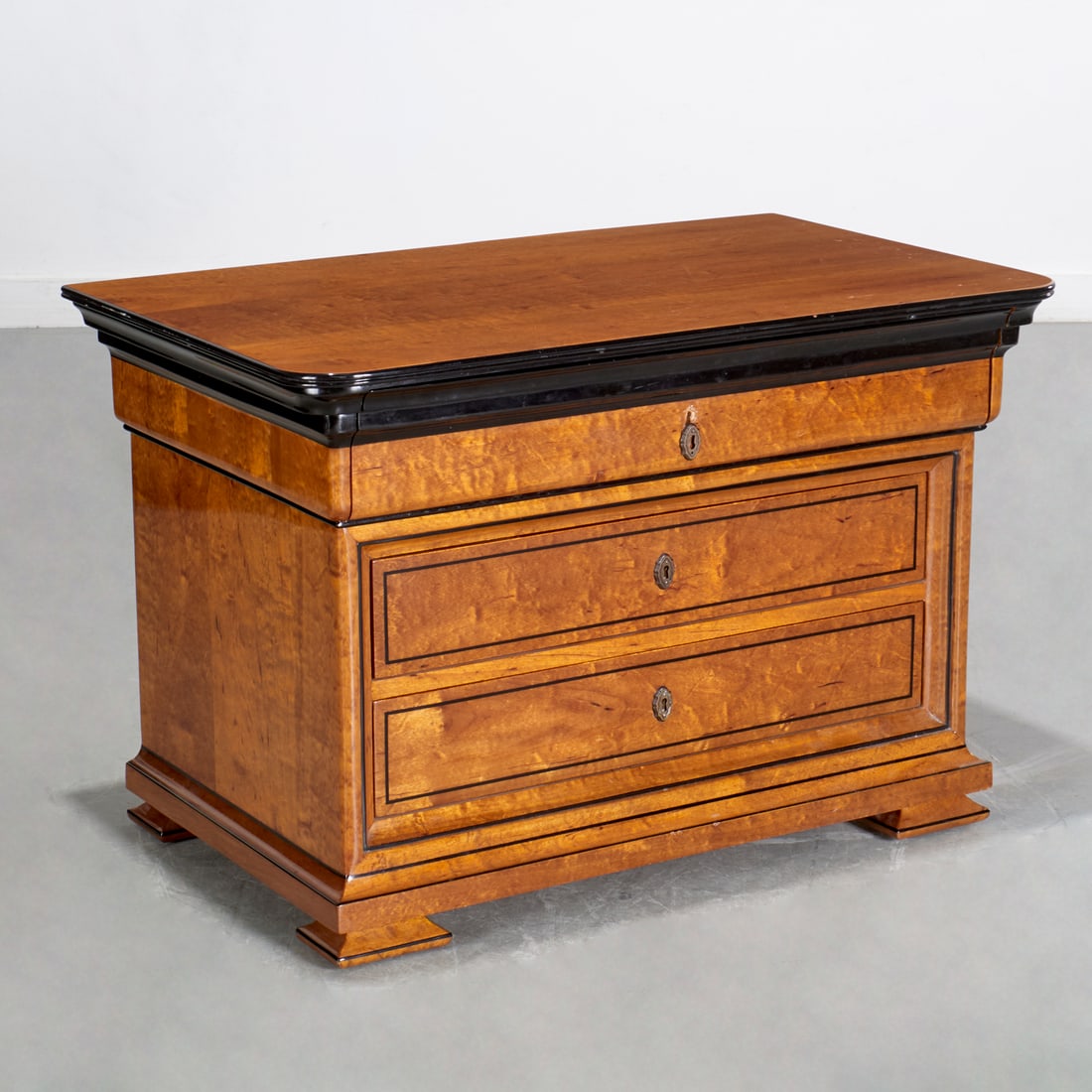 Enrique Garcel, small commode (1 of 8)