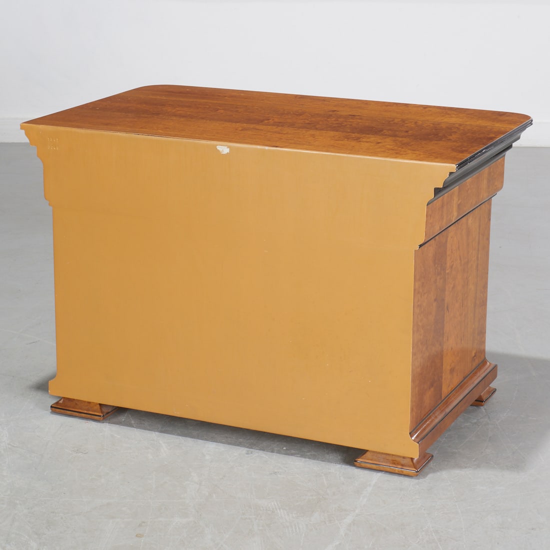 Enrique Garcel, small commode - 7