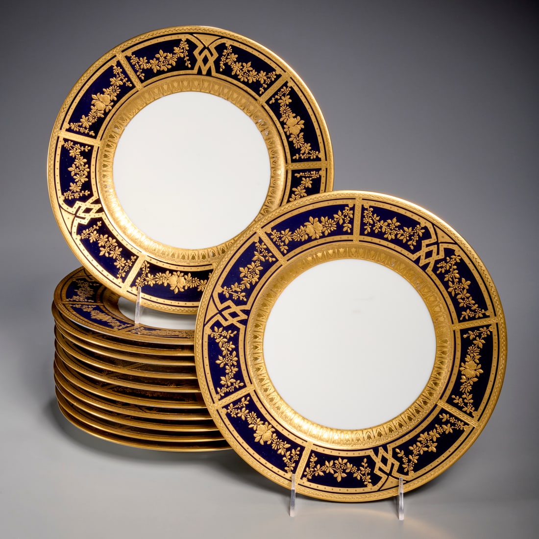 Set (12) Hutschenreuther porcelain service plates (1 of 6)
