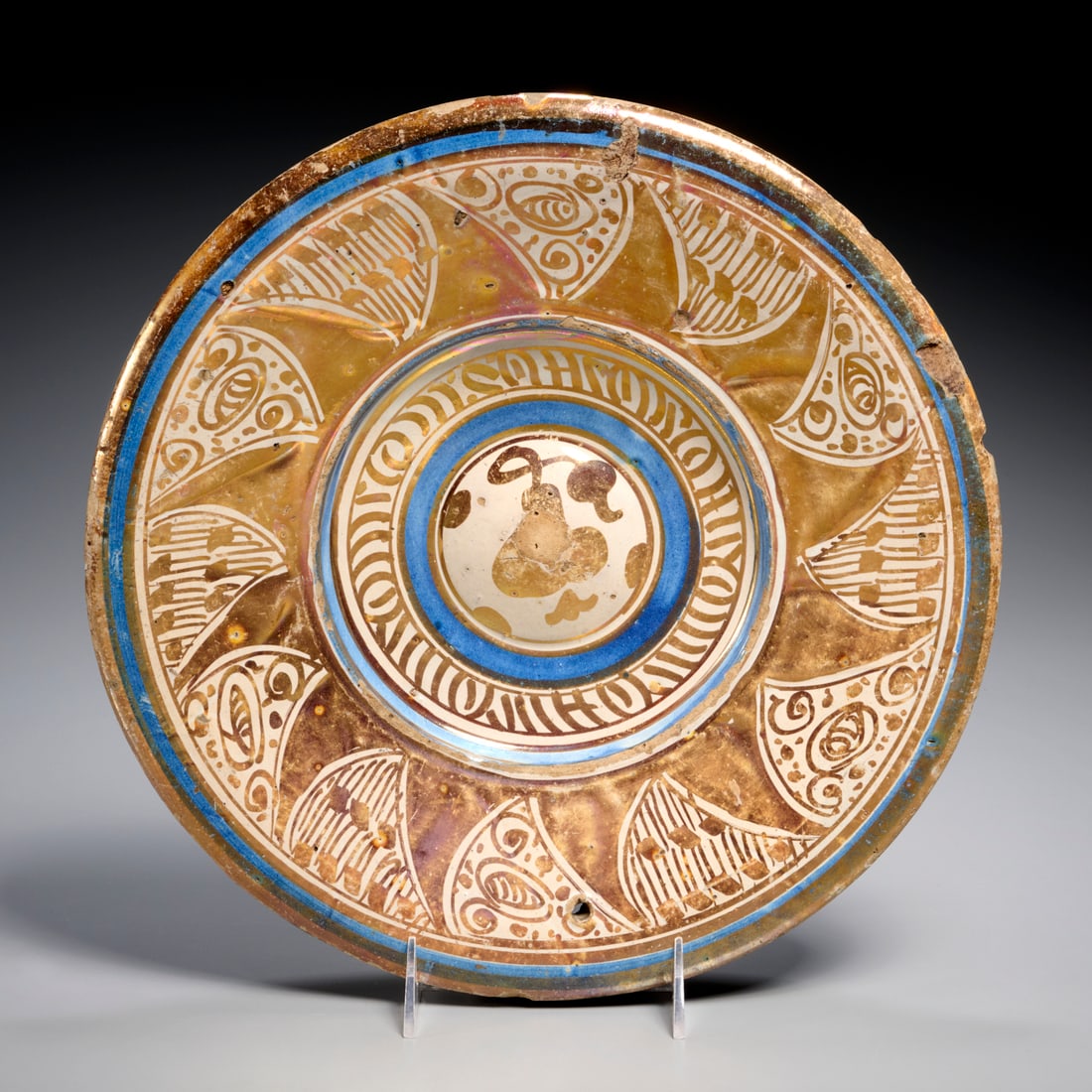 Hispano-Moresque ceramic charger, ex museum (1 of 7)