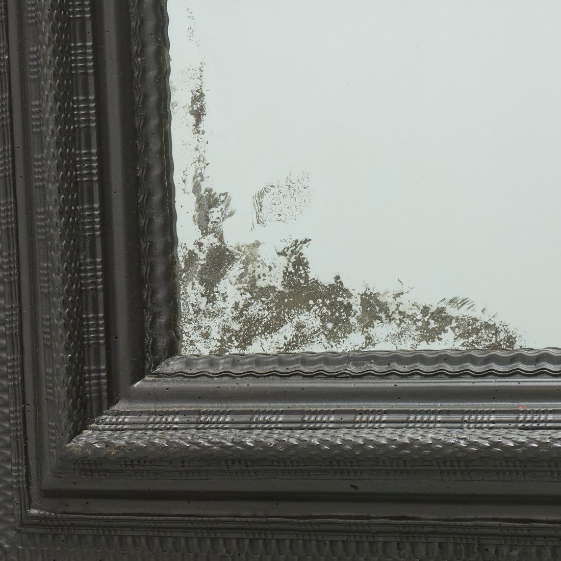 Large Dutch Baroque ebonized mirror - 4