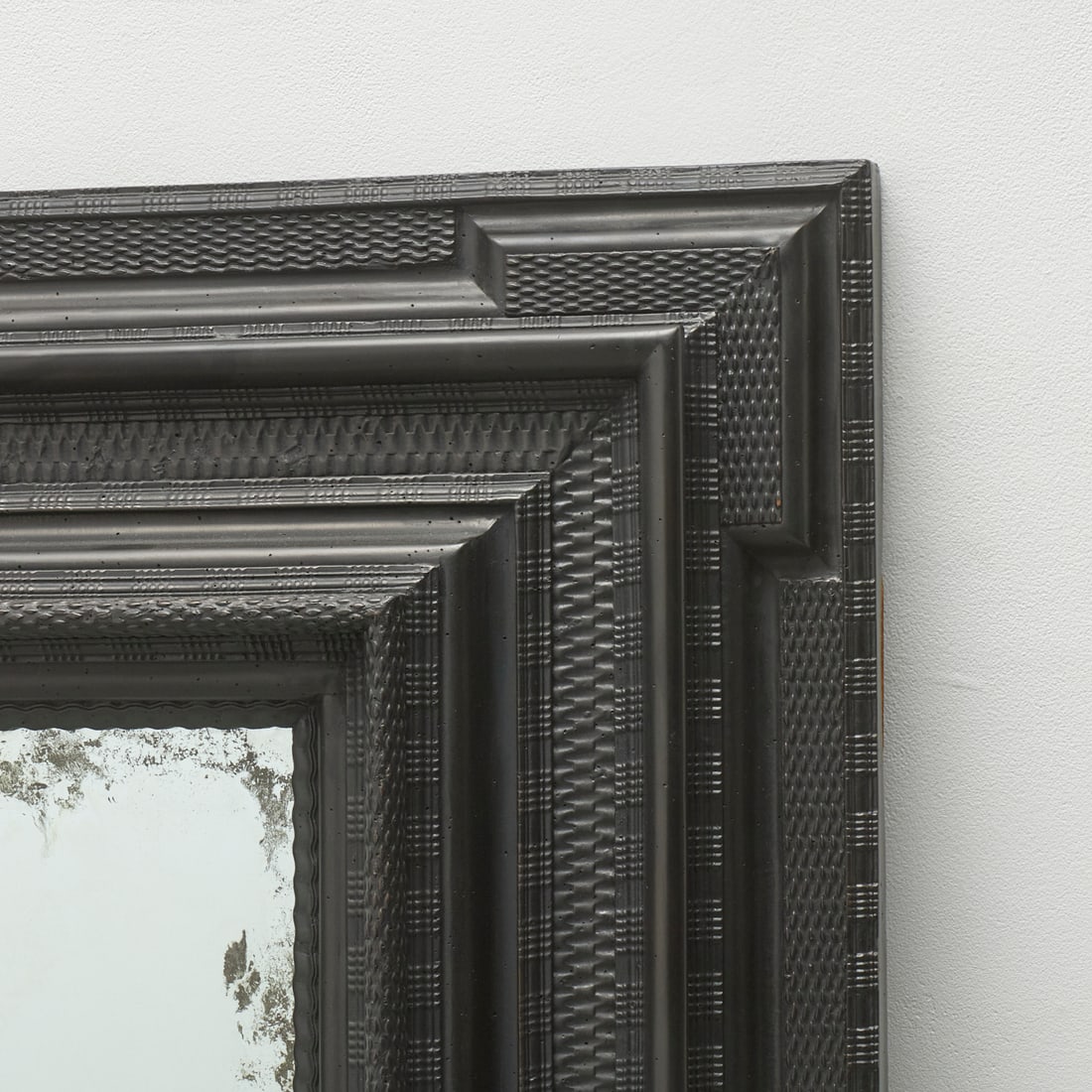 Large Dutch Baroque ebonized mirror - 5