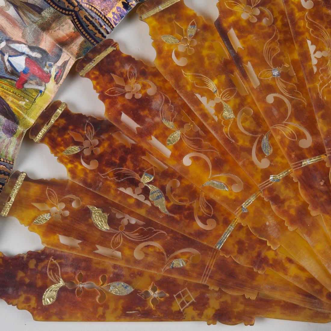 European gold foiled tortoiseshell fan - 3