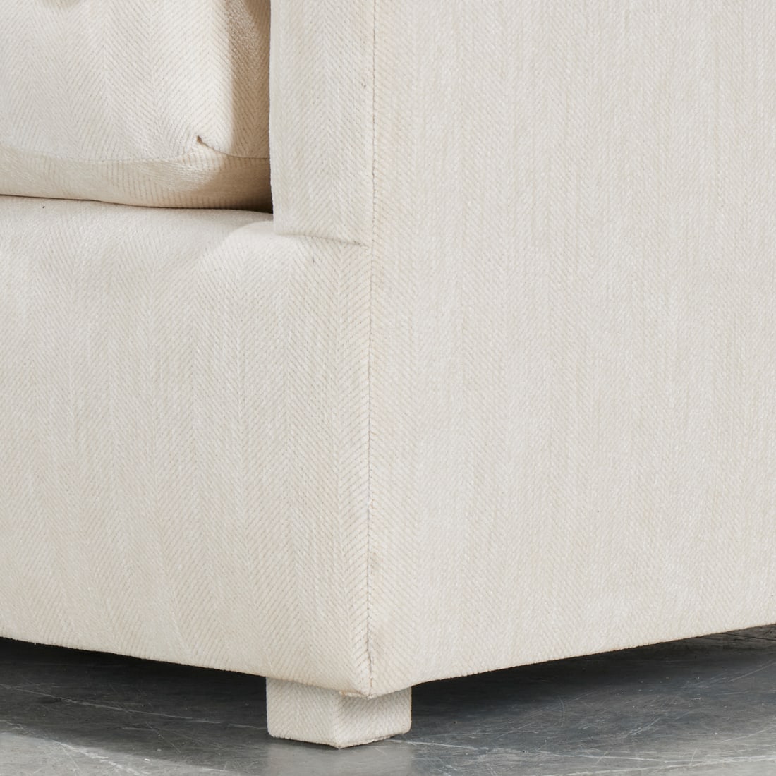 Nice custom upholstered button tufted sofa - 3