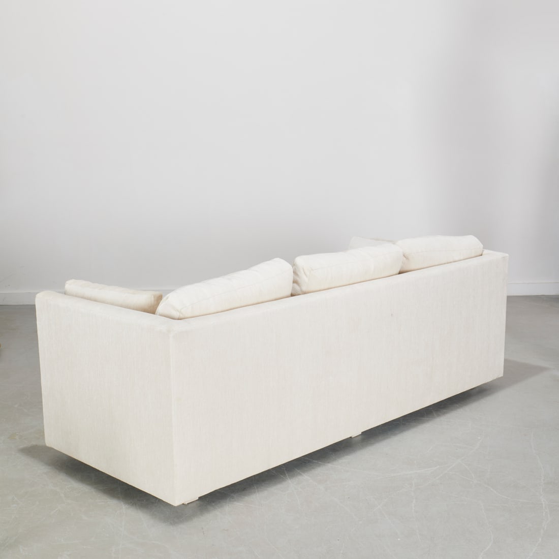 Nice custom upholstered button tufted sofa - 4