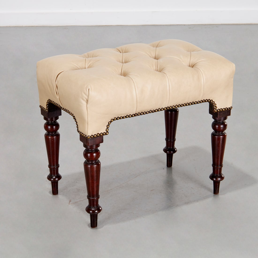 Nice Regency style leather upholstered bench (1 of 5)