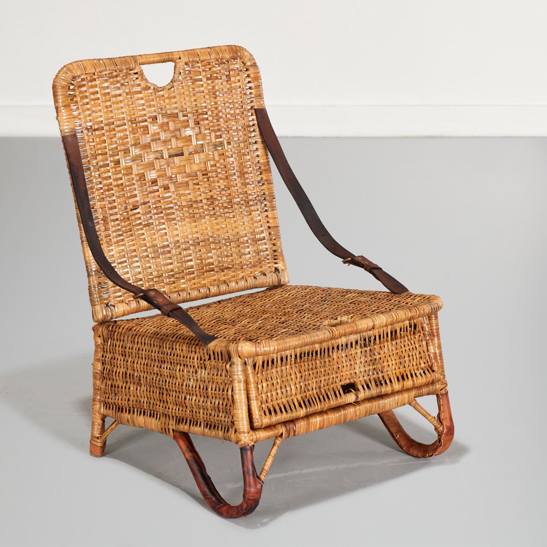 Vintage wicker and leather fishing chair (1 of 5)