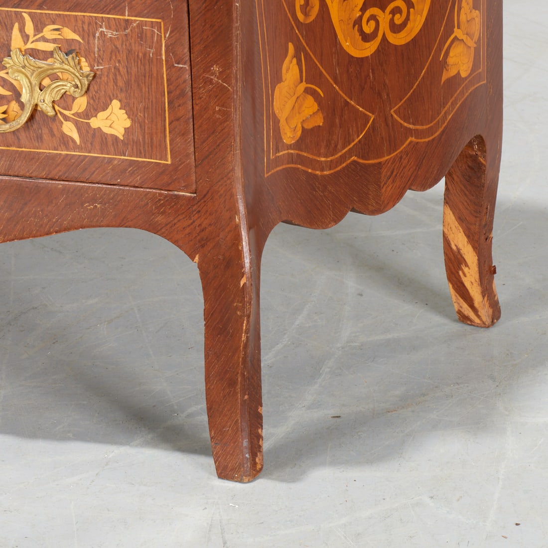 Continental Rococo marquetry commode - 4