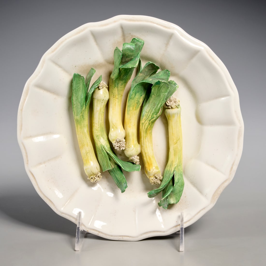 Italian Este "trompe l'oeil" ceramic plate (1 of 7)