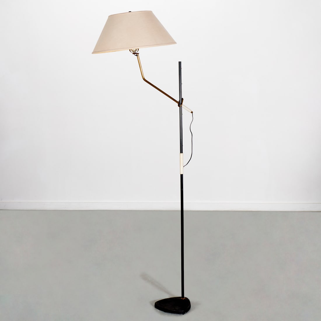 J.T. Kalmar "Pelikan" floor lamp (1 of 8)