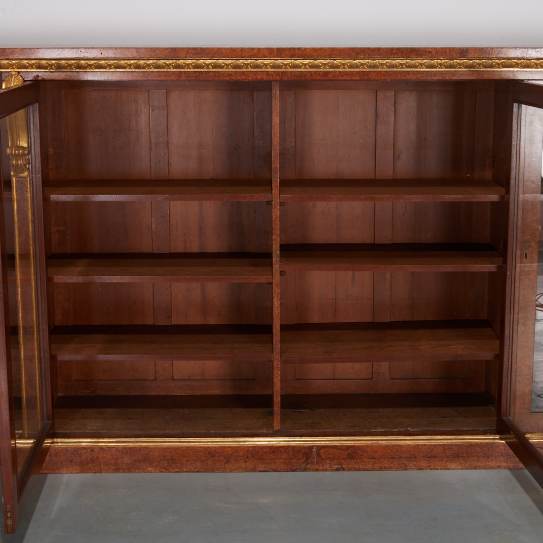 Palatial Regency gilt burr walnut bookcase - 4