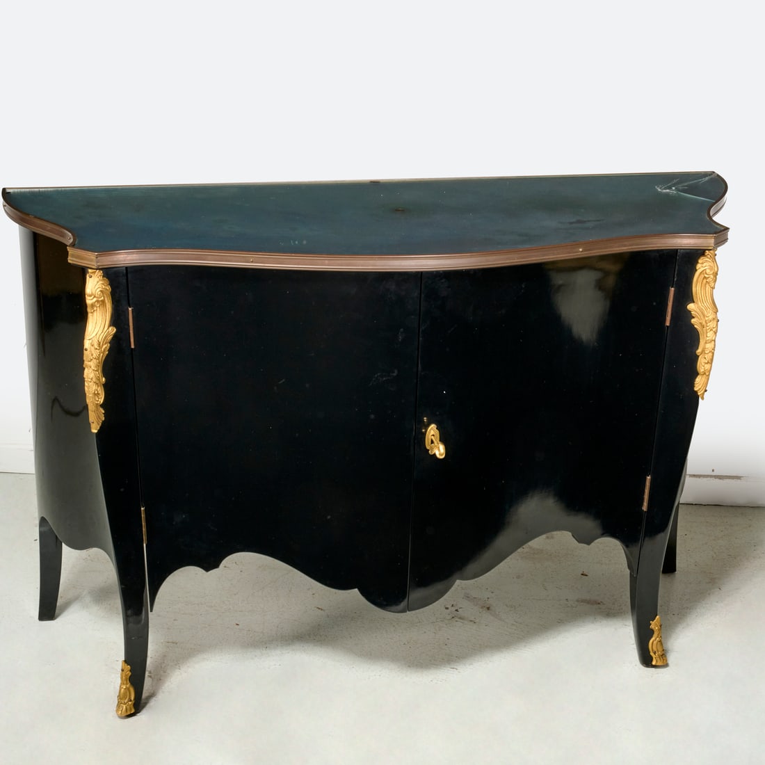 Louis XV style ormolu mounted lacquer cabinet (1 of 6)