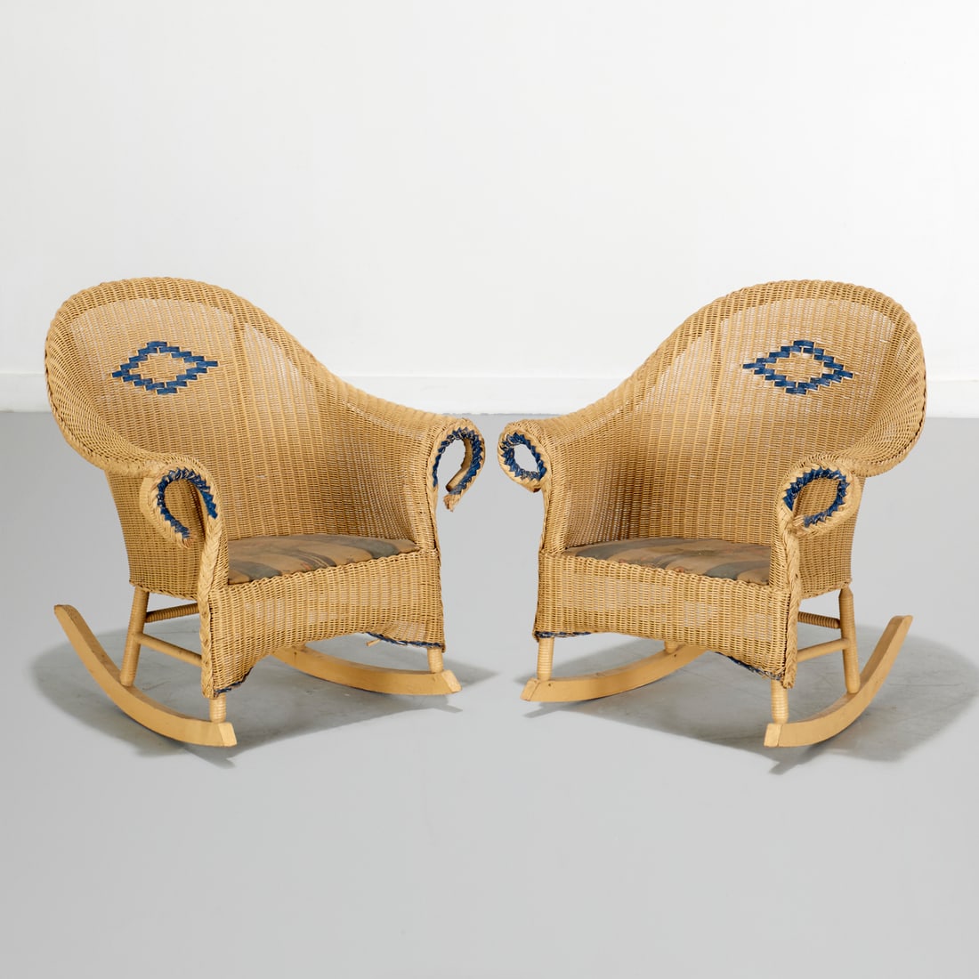 Heywood Wakefield, pair child's rocking chairs (1 of 7)