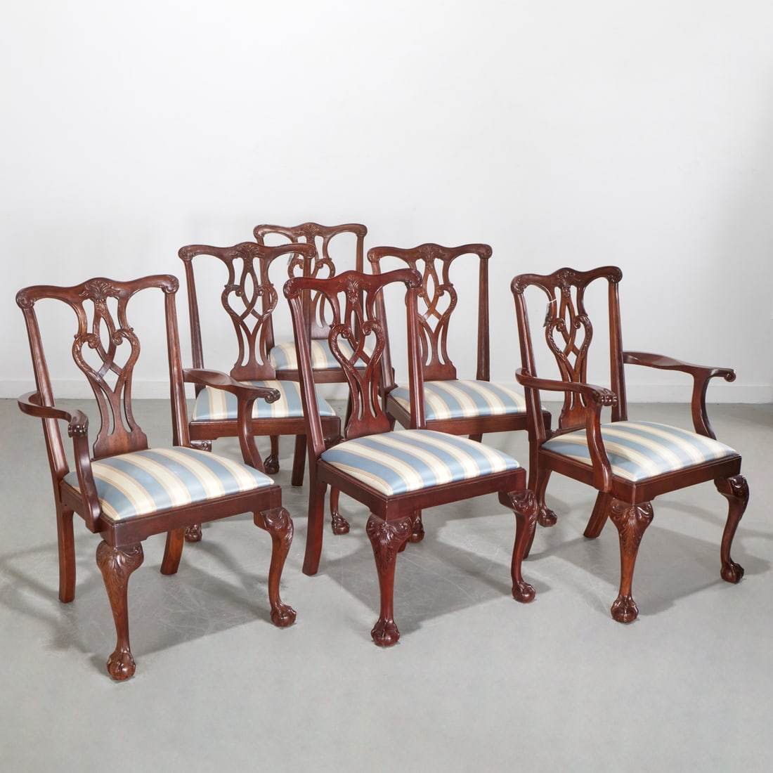 Set (6) Chippendale style dining chairs (1 of 7)