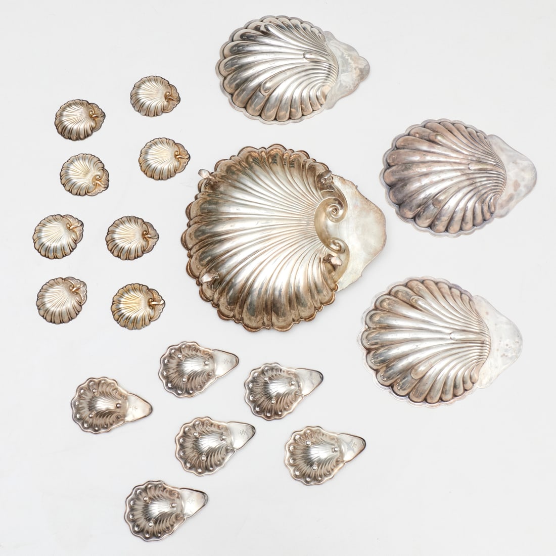 Group silver plated clam shell serving dishes - 6