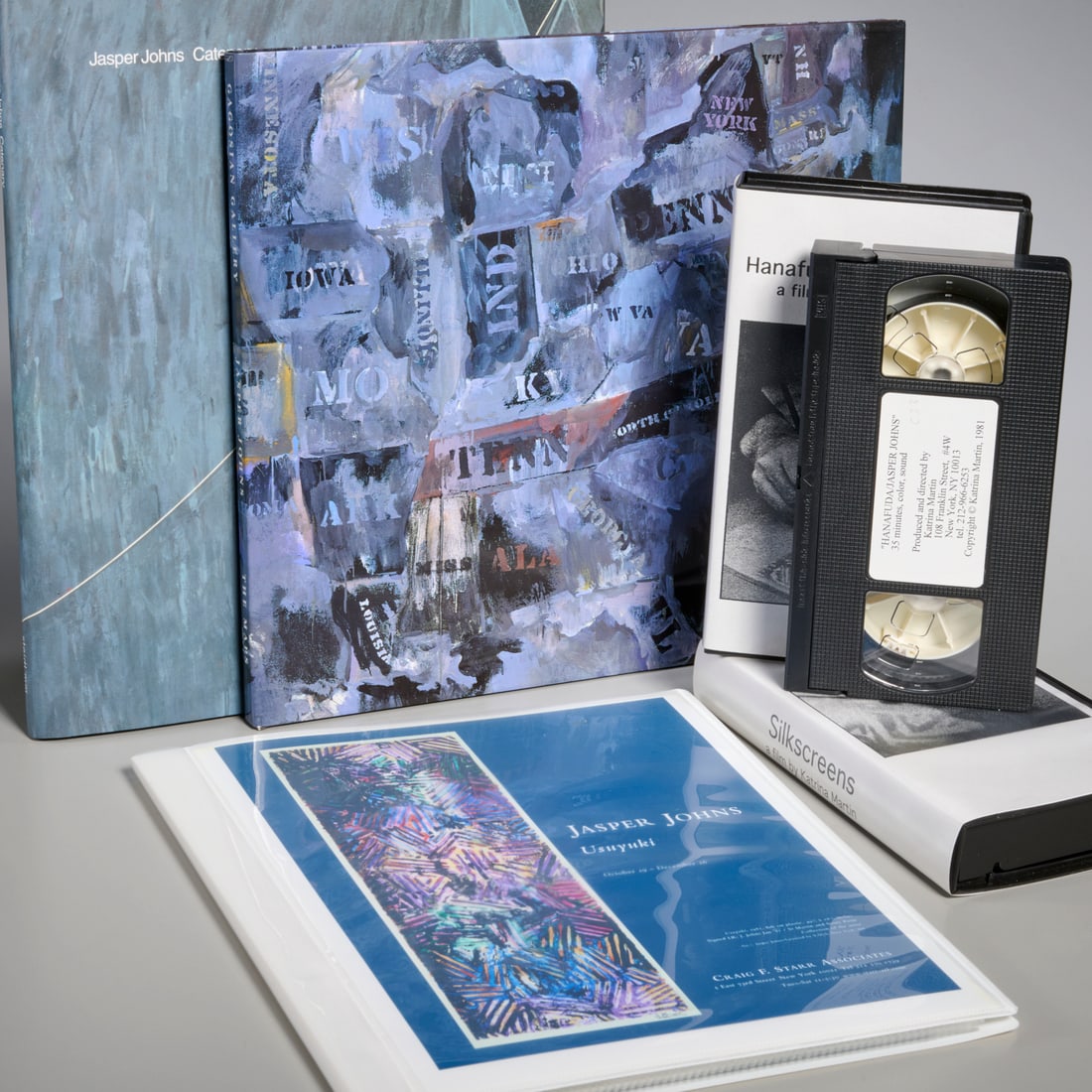 Jasper Johns, (5) exhibition catalogues & videos: Jasper Johns, (5) exhibition catalogues & videos, Incl. 1) Catenary, Steidl / Matthew Marks, 2005; 2) Usuyuki, Craig F. Starr, 2006, binder with photos of works and gallery, printed brochure, and CD