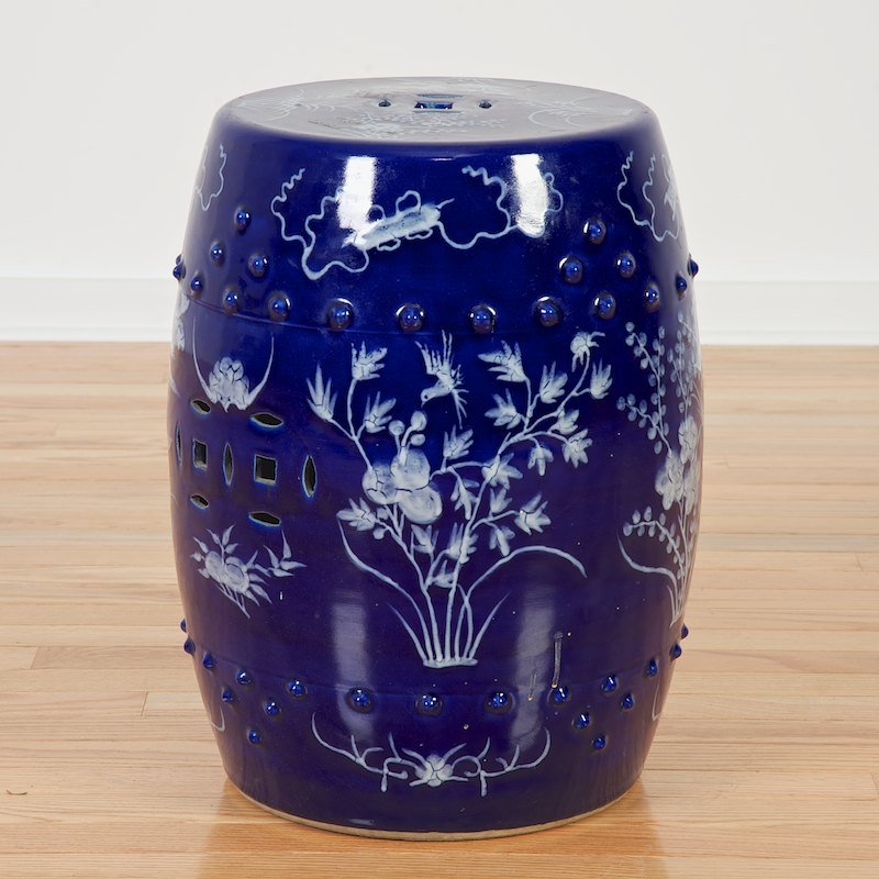 Chinese Export porcelain cobalt blue garden seat: Chinese Export porcelain cobalt blue garden seat, 19th c., with white slip decoration, 19"h x 13"dia.