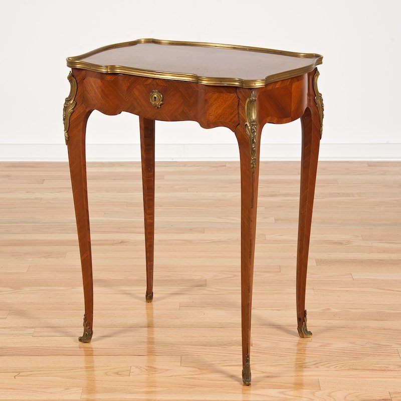 Louis XV style table en chiffonniere by Sormani: Louis XV style table en chiffonniere by Sormani, 19th/20th c., the lock plate engraved "SORMANI PARIS - 134 Bould Haussmann", 28"h x 21.75"w x 16"d